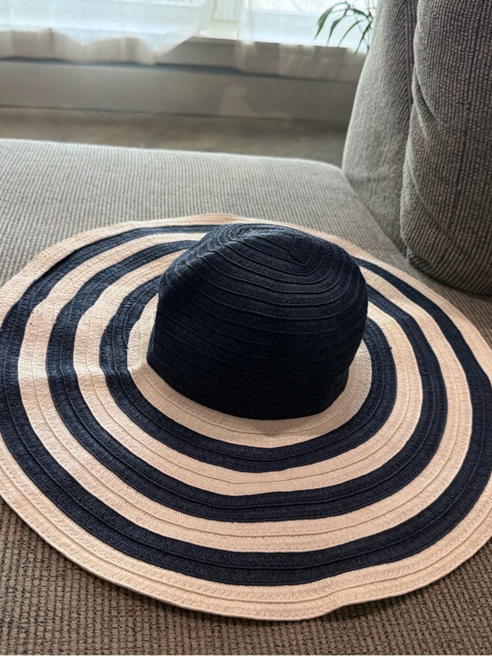 Vera Bradley Navy and Cream Wide-Brim Floppy Sun Hat Nautical Cruise Vacation
